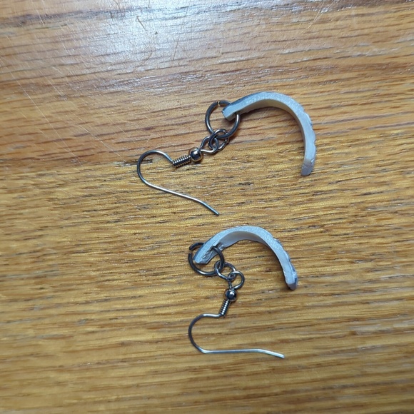 Shell earrings - Picture 3 of 5